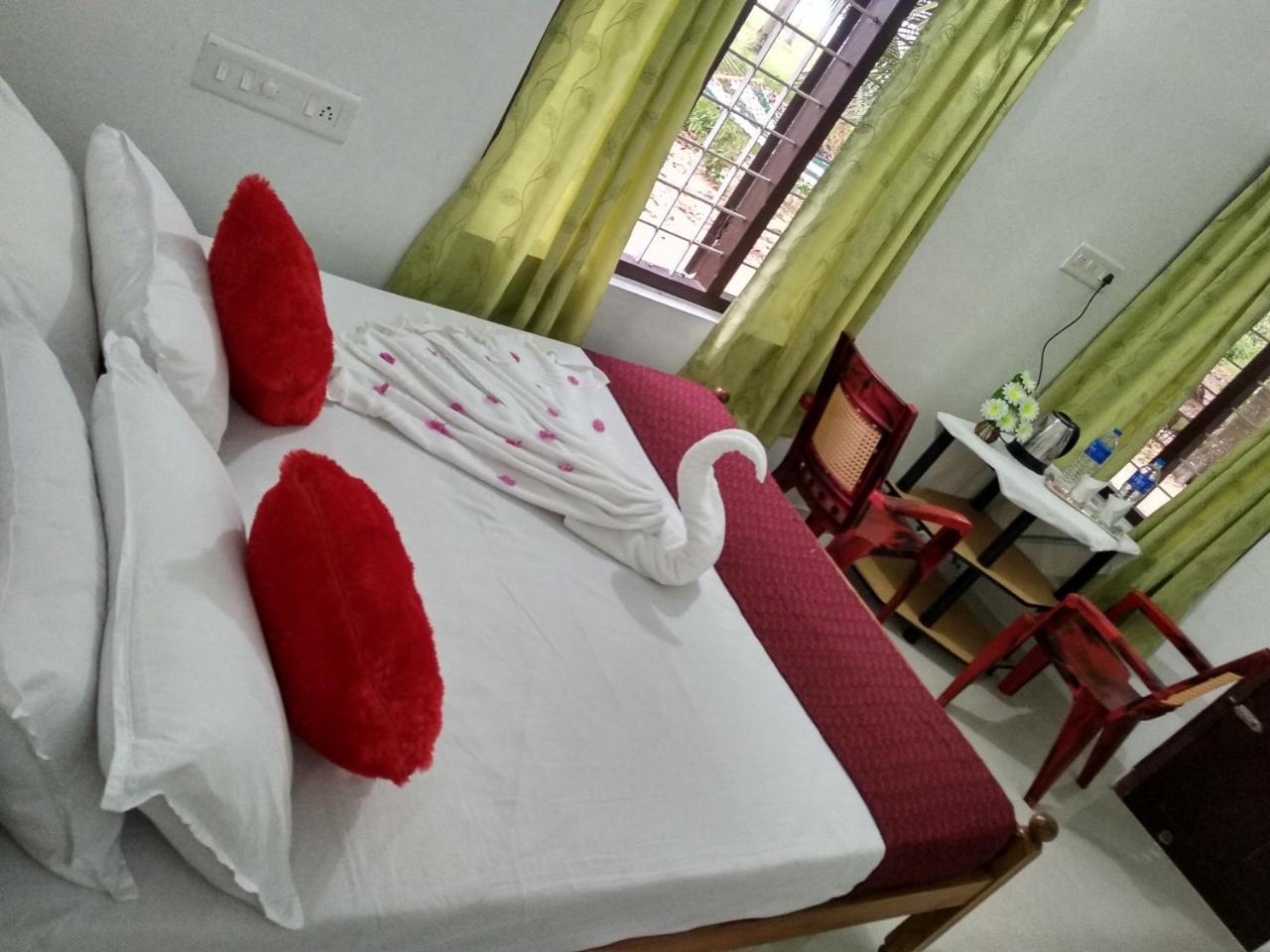 Blue Birds Homestay Cherai Beach Exterior photo