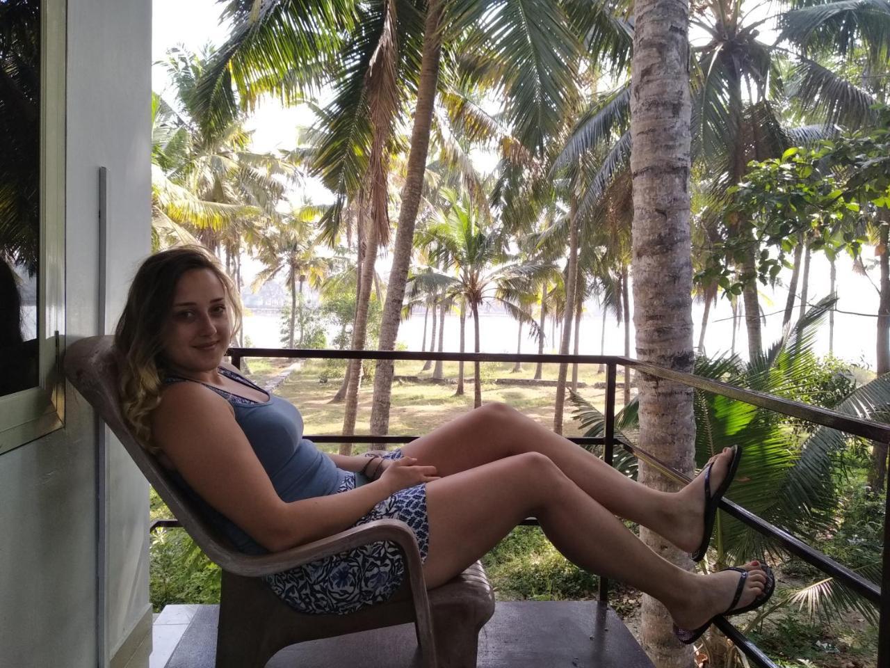 Blue Birds Homestay Cherai Beach Exterior photo