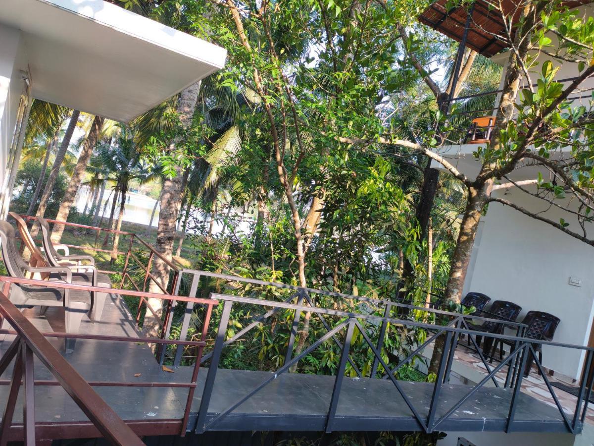 Blue Birds Homestay Cherai Beach Exterior photo